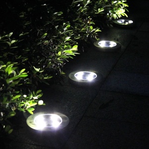Set 4 lampi solare cu lumina calda, senzor de lumina si 8 leduri cu fixare in sol - Img 3