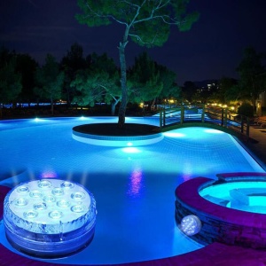 Set 2 x Lampa LED rezistenta la apa, RGB, pentru, cada, acvariu, pahar, jacuzzi, piscina, cu telecomanda, 7 x 2.7 cm - Img 4