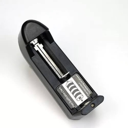 Incarcator acumulatori universal, reglabil, LI-ION, 3.7v, 18650, 14500, 16340, 10440, 17335, 17670, 18500