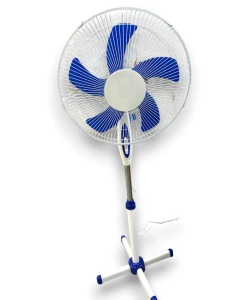 Ventilator camera cu picior, oscilator, 3 viteze, 40cm diametru, 40W, inaltime reglabila, 150cm, alb