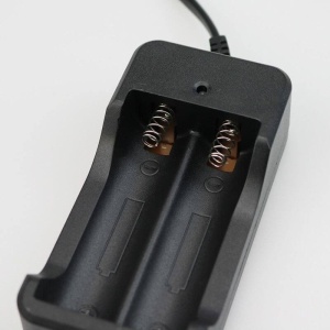 Incarcator acumulatori 18650, 3.7v, Li-ion, 2 sloturi, maxim 4.2v, negru
