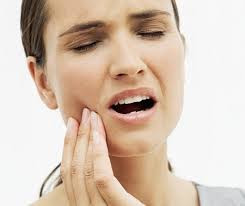 Tratamente naturiste pentru durerile de dinti