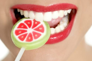dinti-sanatosi-si-frumosi-pentru-un-zambet-irezistibil-in-doar-sase-pasi-e-atat-de-simplu