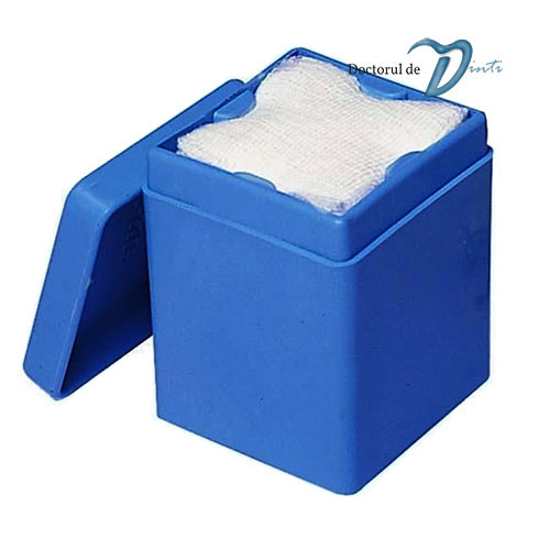 Dispenser din plastic pentru comprese nesterile