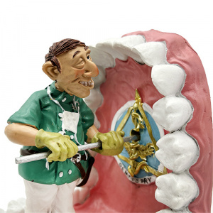 Statueta medic in cavitatea orala DE907