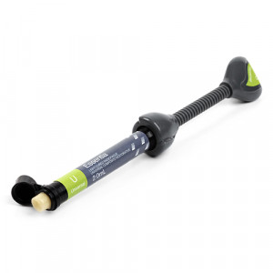 GC Essentia Seringa 2.0 ml compozit fotopolimerizabil