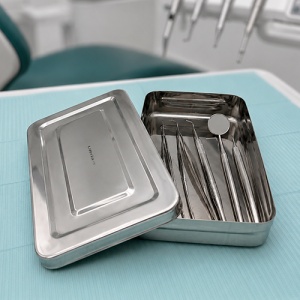 Cutie din inox cu capac pentru instrumentar 20x10 cm