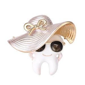Brosa Dinte White Hat