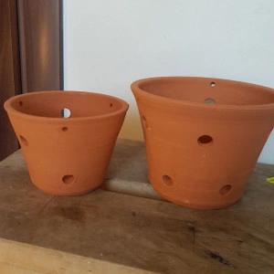 Ghiveci din lut cu gauri laterale, 15 cm - Img 2