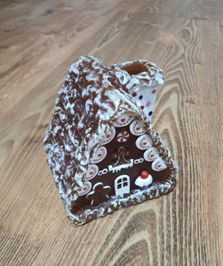 Lumanare decorativa, casa turta dulce, 13,5 x 14,5 x 12 cm, VKtools