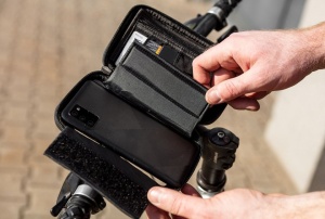 Geanta impermeabila bicicleta cu suport telefon inclus - Img 3