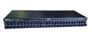 Mechanikus sztereó kapcsoló 6 hangszórópárhoz, QED UHSS6 (ULSS6), Audiophile Speaker Switching Unit, használt - Img 2