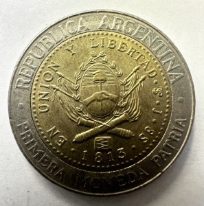 Moneda Comemorativa - Argentina - 1 Peso 2013 - 200 de ani de la prima monedă națională a Argentinei (1813–2013). - Img 2