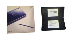 Consola jocuri Nintendo DS Lite model USG-001, model Japonia, culoare Enamel Navy, la cutie complet cu toate accesorile, GRAD A+, second hand