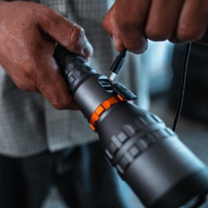 Lanterna profesionala, LED COB, 8000 lumeni, aluminiu anodizat, acumulator, functie Power Bank, NEBO DAVINCI™ 8000 - Img 4