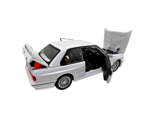 Macheta premium 1:24, BMW M3 E30, ALB, full metal, lumini, sunete, JLF - Img 7