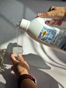 Detergent profesional pentru rufe albe/colorate/negre, 1,5L, parfum floral, HIPOALERGENIC, Angel Wing - Img 2