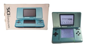 Nintendo DS Phat játékkonzol, NTR-001(JPN) modell, japán változat, szín: Turquoise Blue, Bleu, dobozos, A+ állapotú, használt