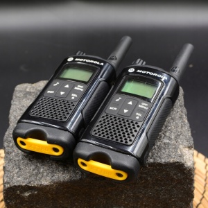 2 rádiókészlet, walkie talkie talkie talkie, Motorola XT180, second hand - Img 3