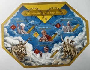 Bloc filatelic Insulele Solomon 2014 – Canonizarea Papei Ioan Paul al II-lea - Img 2