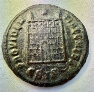 CONSTANTINE II - CAESAR ( 317-337 AD )- Moneda Antica Romana - Img 2