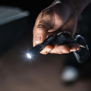 Lanterna profesionala mini pentru breloc chei, LED COB, 100 lumeni, aluminiu anodizat, acumulator, IPX7, NEBO COLUMBO™ KEYCHAIN - Img 2