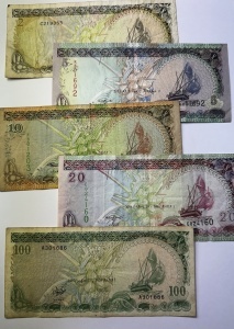 Set Bancnote - Maldive - 2/5/10/20/100 Rufiyaa ( 1981-2011 )