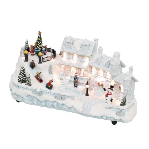 Diorama Craciun, strada cu zapada, derdelus, lumini LED, copac rotativ, 38.80x20x18.7cm