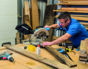 Fierastrau circular de banc 1400W , 210mm , 0-45 ° , Silverline DIY 1400W Compound Mitre Saw 210mm - Img 3