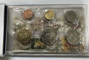 Album de colecție dedicat statelor Singapore și Malaysia, reunind 12 monede cu valori nominale diferite. - Img 4