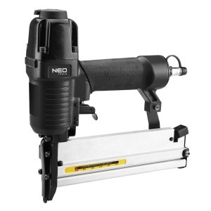 Capsator pneumatic pentru capse de tip 90: 10-40 si cuie de 10-50 mm, piese de schimb incluse (o lama si o bara ), sarcini grele