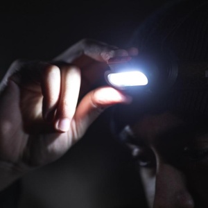 Lanterna premium pentru frunte, LED COB, 1500 lumeni, alimentare acumulator, NEBO EINSTEIN™ 1500 FLEX - Img 4