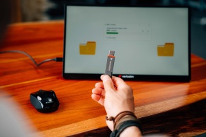 Memorie Verbatim Dual QuickStick. Capacity: 512 GB, Device interface: USB Type-A / USB Type-C, USB version: 3.2 Gen 1 (3.1 Gen 1), Read speed: 550 MB/s, Write speed: 500 MB/s. "32042" - Img 4