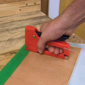 Kézi tűzőgép tűzőkapcsok 53 4/8 mm-es típus, műanyag, piros, Task - Img 2