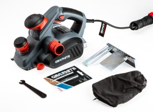 Köszörű 850W, fordulatszám 16000 rpm, 82mm talpszélesség, grafit