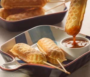 Corn Dog gofrisütő, 1550 W, időzítő, 50 °C–220 °C között állítható hőmérséklet-szabályozó, 39 x 33,5 x (magasság) 23 cm, Hendi - Img 4