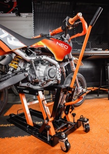 Cric hidraulic mobil pentru quad-uri si motociclete. Capacitate de incarcare 680 kg - Img 8