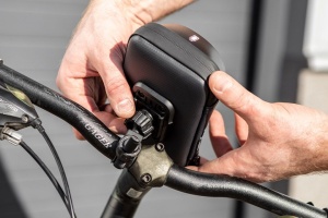 Geanta impermeabila bicicleta cu suport telefon inclus - Img 2