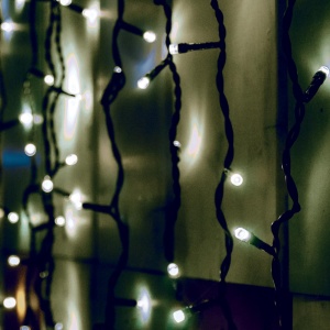 Perdea de lumini, 204 LED, alb, pt exterior, cu legare in serie - Img 1