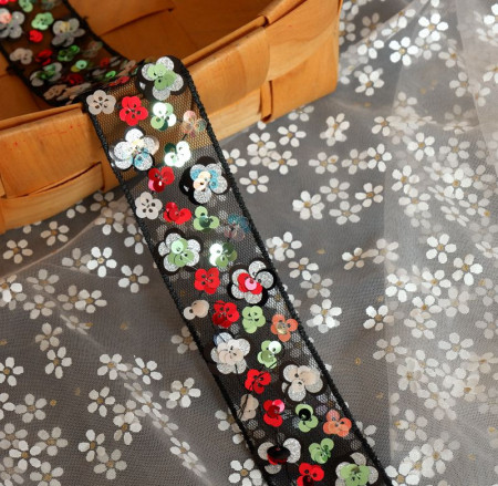 Pasmanterie Flowers in Sequins Ribbon, 3.5cm