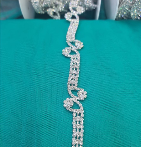Decorative Chain with Triple Stripes