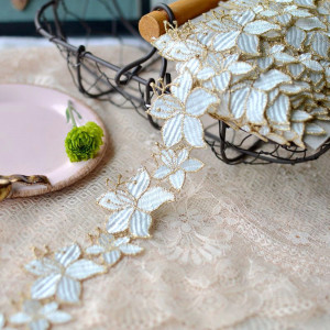 Embroidered White Flowers Lacing Tape, 4 cm - Img 1