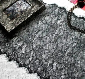 Fine Chantilly Lace, 31 cm - Img 6