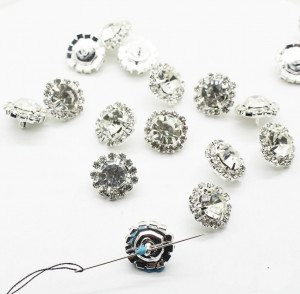 Buttons with Crystals - Img 1