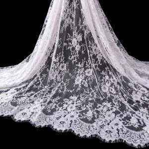 Dantela Chantilly, Alb Latime 150 cm (3m/bucata)