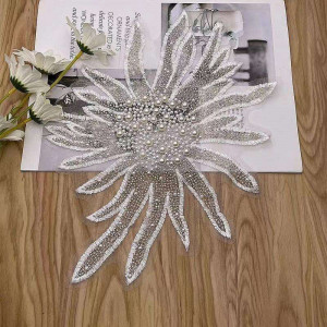 Embroidered appliqué, Pearls and Beads, 30 x 25 cm - Img 2