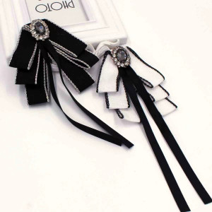 Fundita cu Cristale Tip Brosa, 20 x 9 cm - Img 1
