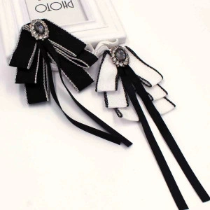 Fundita cu Cristale Tip Brosa, 20 x 9 cm