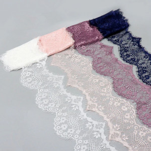 Chantilly Smooth Lace, 10 cm - 3 meters piece - Img 1