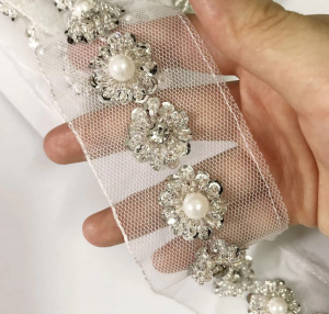 Pasmanterie Flower, Pearls and Strass Band, 5 cm - Img 2